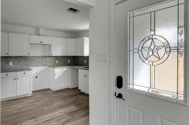 990 Wall Street, Houston, TX 77088