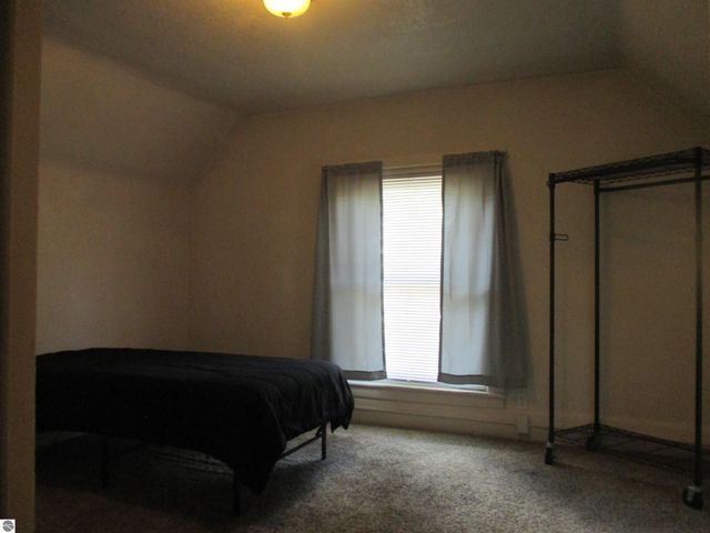 107 W Hall Street, Shepherd, MI 48883