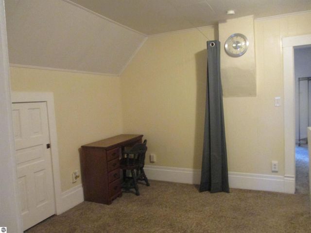 107 W Hall Street, Shepherd, MI 48883