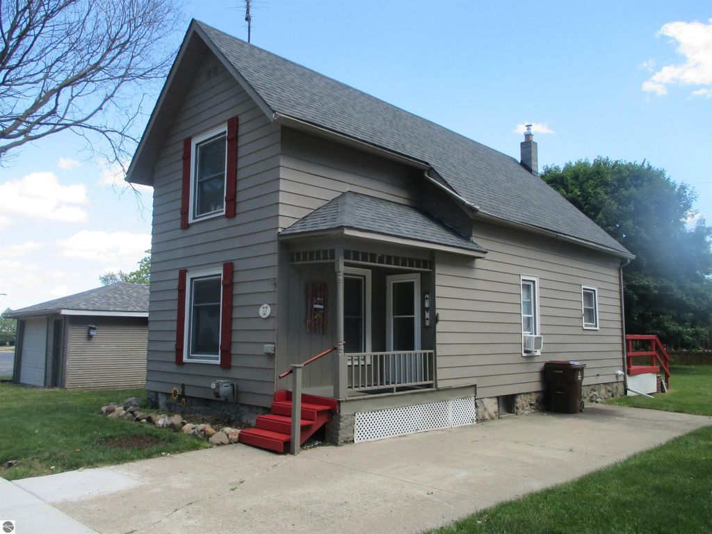 Image 1 of property listing at 107 W Hall Street, Shepherd, MI 48883