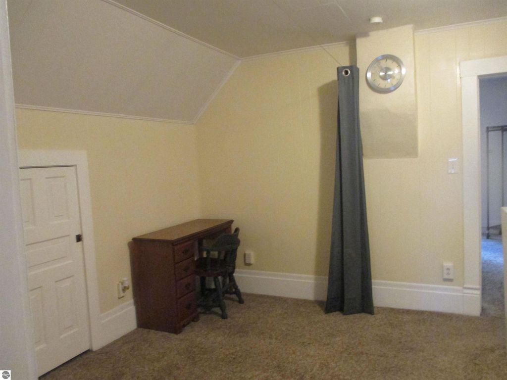 Image 19 of property listing at 107 W Hall Street, Shepherd, MI 48883