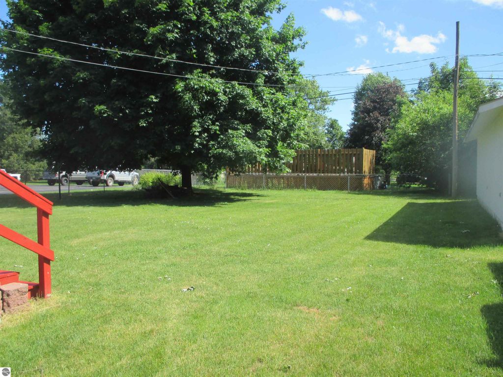 Image 20 of property listing at 107 W Hall Street, Shepherd, MI 48883