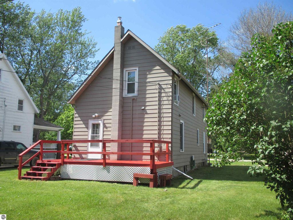 Image 3 of property listing at 107 W Hall Street, Shepherd, MI 48883