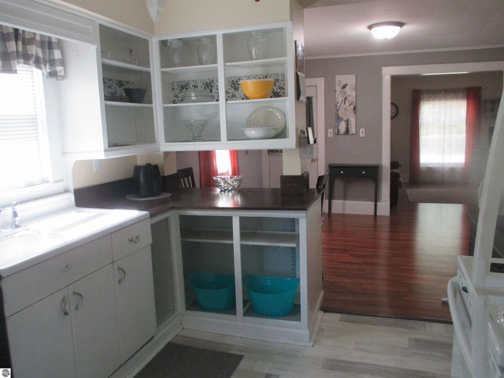 Image 8 of property listing at 107 W Hall Street, Shepherd, MI 48883