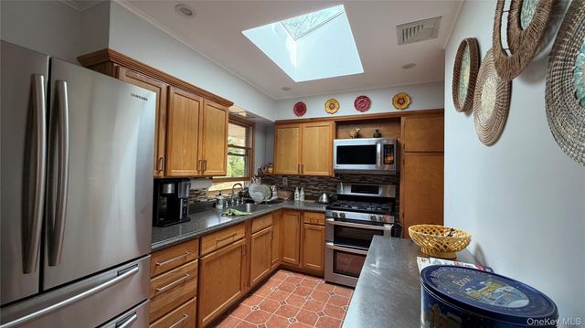 271 Terry Road, Smithtown, NY 11787
