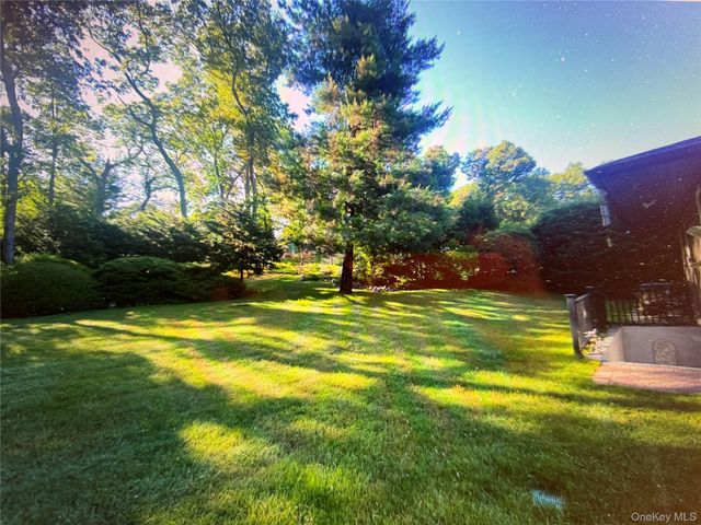 271 Terry Road, Smithtown, NY 11787