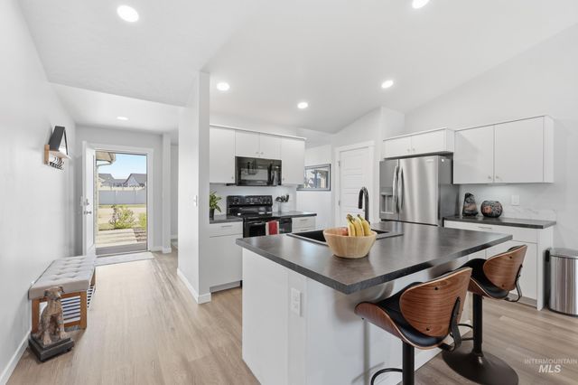 3697 W La Brea Dr, Meridian, ID 83642