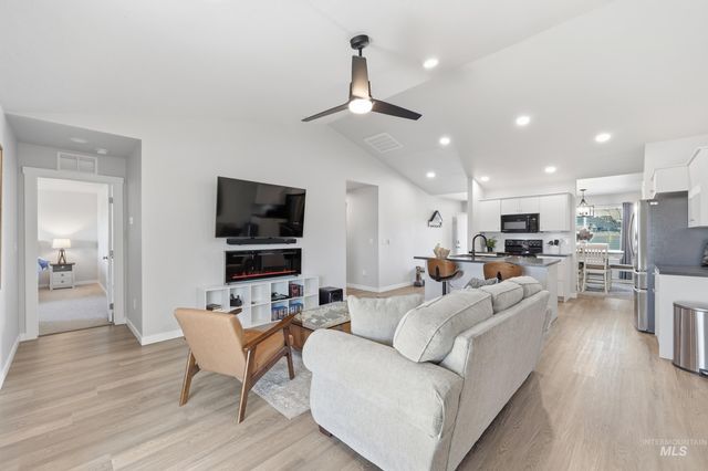 3697 W La Brea Dr, Meridian, ID 83642