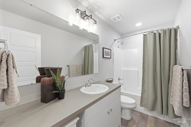 3697 W La Brea Dr, Meridian, ID 83642