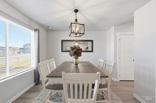 3697 W La Brea Dr, Meridian, ID 83642