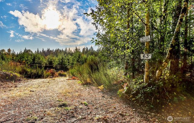 63 Wayne Road W, Seabeck, WA 98380