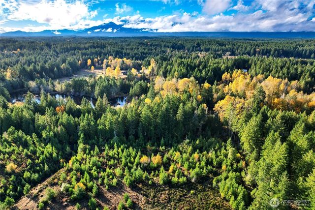63 Wayne Road W, Seabeck, WA 98380