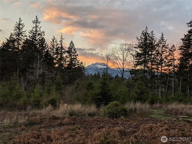 63 Wayne Road W, Seabeck, WA 98380