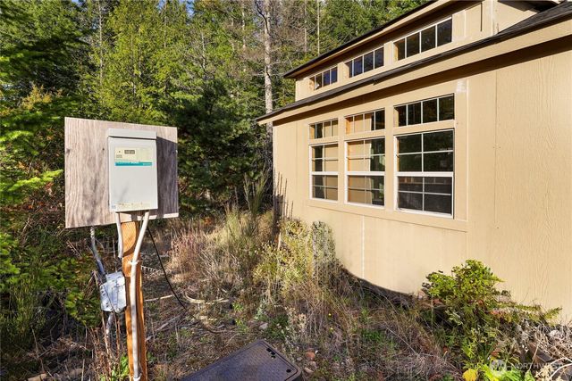 63 Wayne Road W, Seabeck, WA 98380