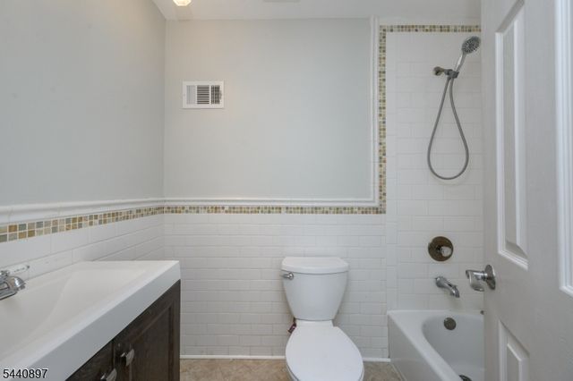 133 Hickory Rd, Franklin Twp., NJ 08873