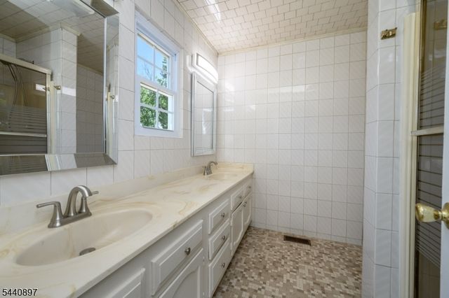 133 Hickory Rd, Franklin Twp., NJ 08873