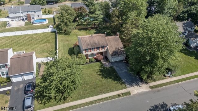 133 Hickory Rd, Franklin Twp., NJ 08873