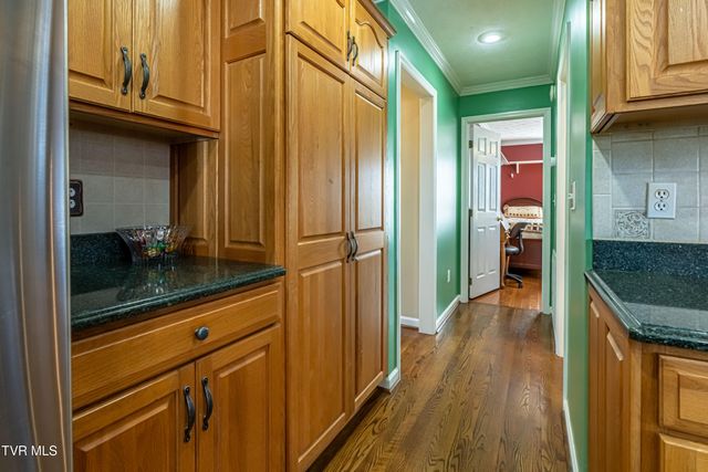 18490 John Ashley Drive, Abingdon, VA 24211