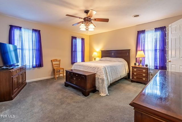 18490 John Ashley Drive, Abingdon, VA 24211