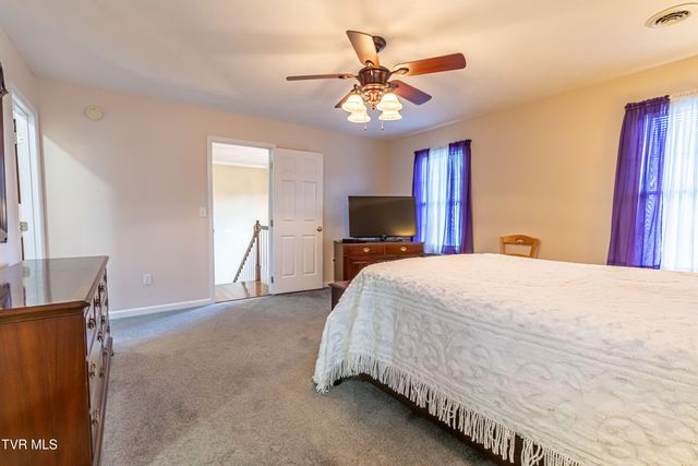 18490 John Ashley Drive, Abingdon, VA 24211