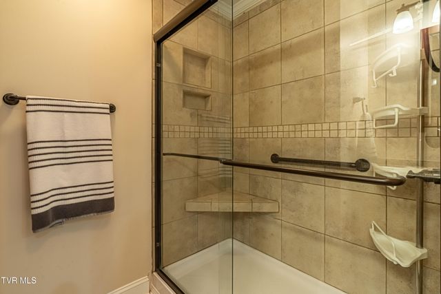 18490 John Ashley Drive, Abingdon, VA 24211