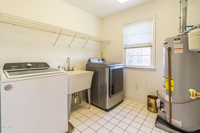 18490 John Ashley Drive, Abingdon, VA 24211