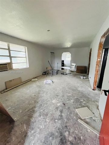 1344 W 10th St, Riviera Beach, FL 33404
