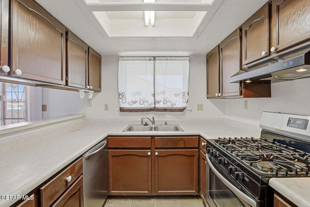 10720 SUGARLAND Drive, El Paso, TX 79924