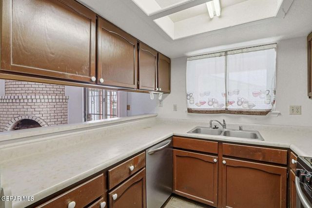 10720 SUGARLAND Drive, El Paso, TX 79924