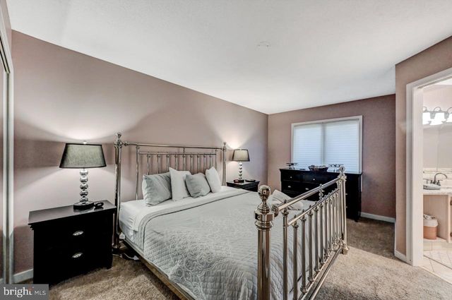 52 LAURELWOODS DR, Lake Harmony, PA 18624