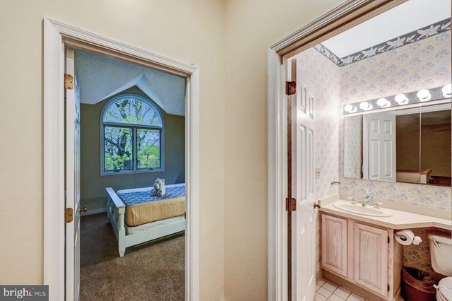 52 LAURELWOODS DR, Lake Harmony, PA 18624