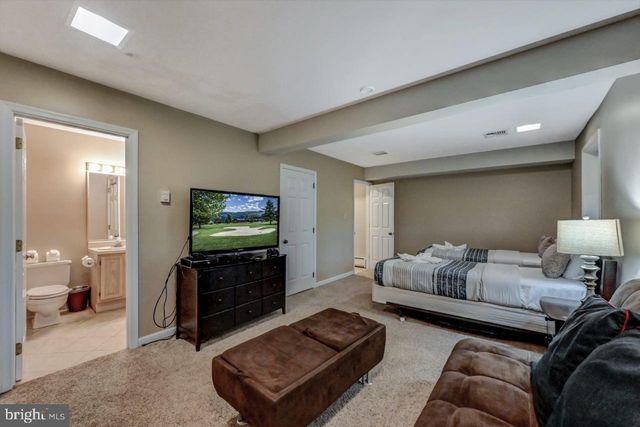 52 LAURELWOODS DR, Lake Harmony, PA 18624