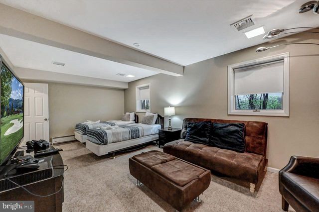 52 LAURELWOODS DR, Lake Harmony, PA 18624