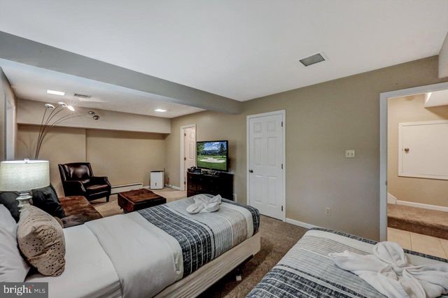 52 LAURELWOODS DR, Lake Harmony, PA 18624