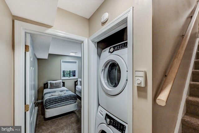 52 LAURELWOODS DR, Lake Harmony, PA 18624