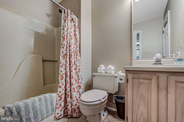 52 LAURELWOODS DR, Lake Harmony, PA 18624