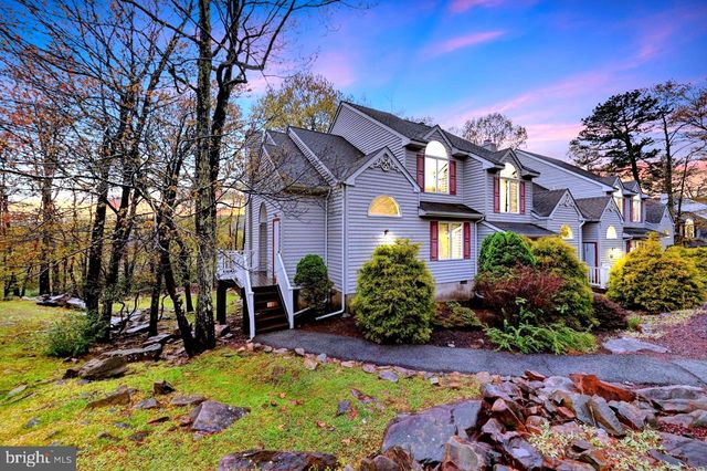 52 LAURELWOODS DR, Lake Harmony, PA 18624