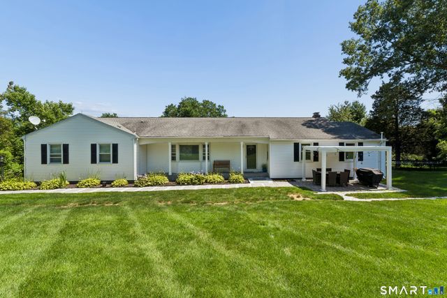 132 Luther Drive, Southbury, CT 06488