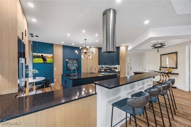 1825 Les Chateaux BLVD 204, Naples, FL 34109