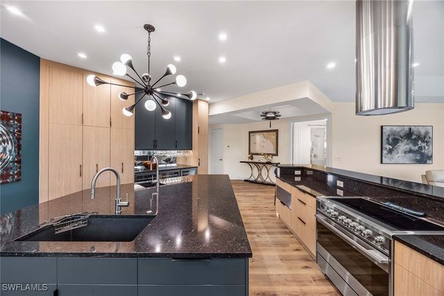 1825 Les Chateaux BLVD 204, Naples, FL 34109