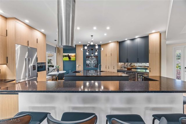 1825 Les Chateaux BLVD 204, Naples, FL 34109