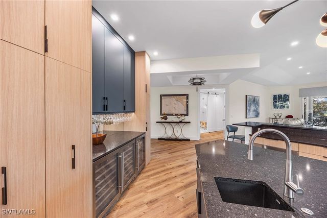 1825 Les Chateaux BLVD 204, Naples, FL 34109