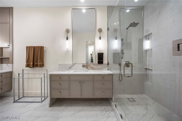 1825 Les Chateaux BLVD 204, Naples, FL 34109