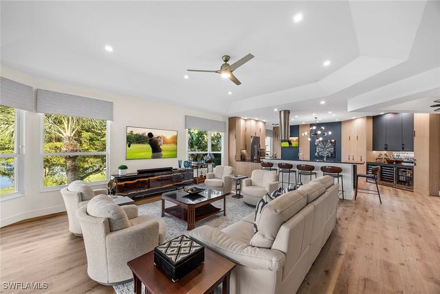 1825 Les Chateaux BLVD 204, Naples, FL 34109