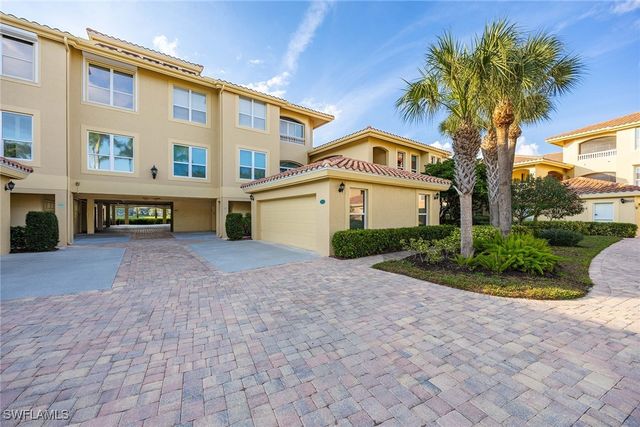 1825 Les Chateaux BLVD 204, Naples, FL 34109