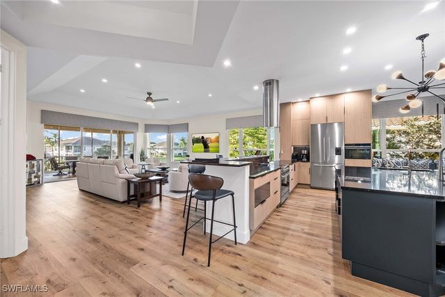 1825 Les Chateaux BLVD 204, Naples, FL 34109