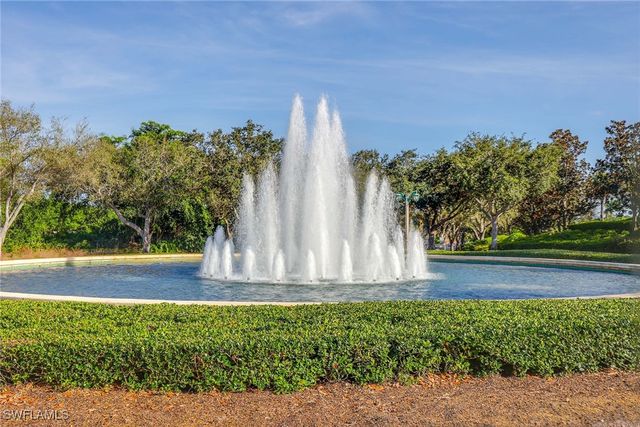 1825 Les Chateaux BLVD 204, Naples, FL 34109