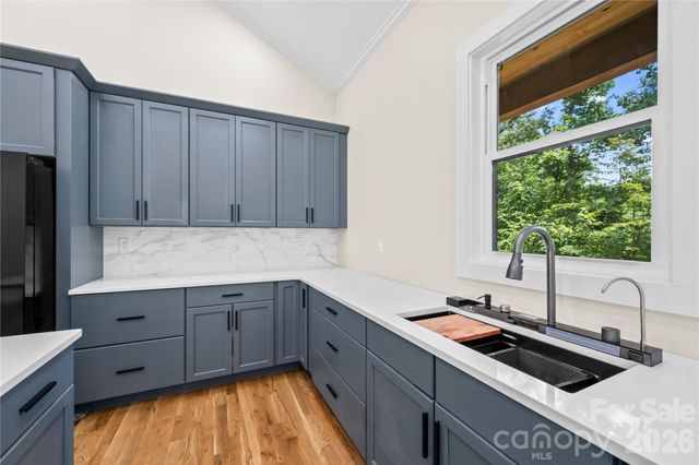 210 Hickory Tree Lane, Hendersonville, NC 28739