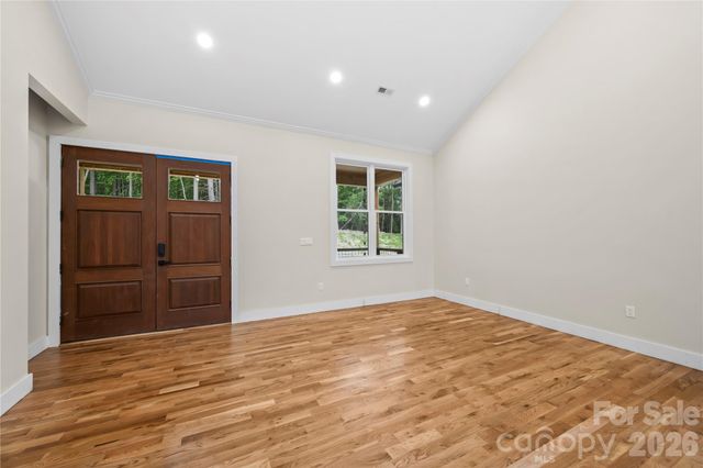 210 Hickory Tree Lane, Hendersonville, NC 28739