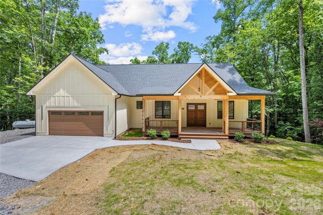 210 Hickory Tree Lane, Hendersonville, NC 28739